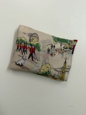 Wrapables Reusable Tote Bag Shopping Packable Travel London Graphic Europe Beige